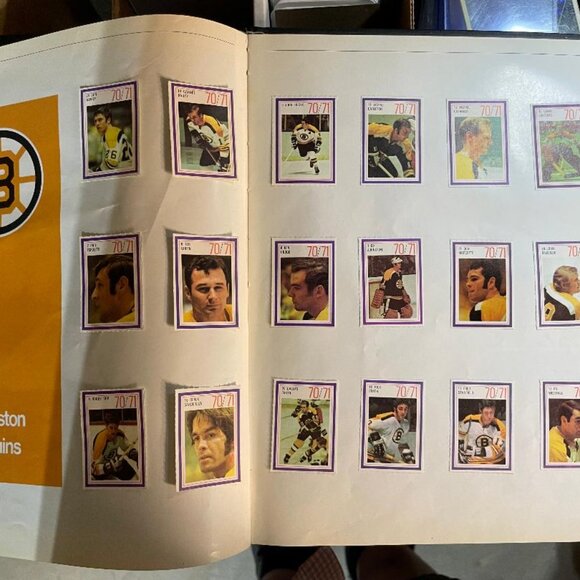1970-71 Esso Power Players Complete Set in Hard Cover Album. Album is damaged. - Picture 3 of 8